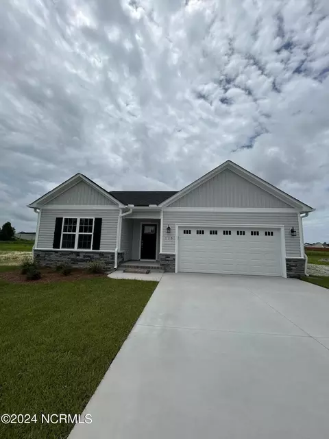 220 Grist Mill Dr, Havelock, NC 28532