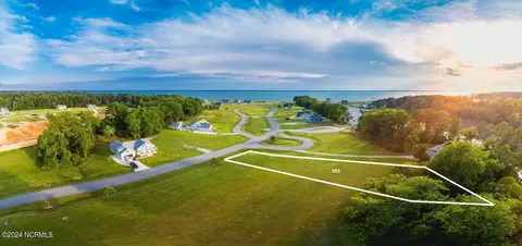 786 W Burton Farm Dr, Minnesott Beach, NC 28510