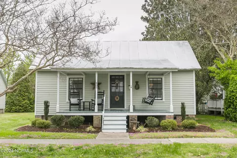 407 Phillips St, Edenton, NC 27932