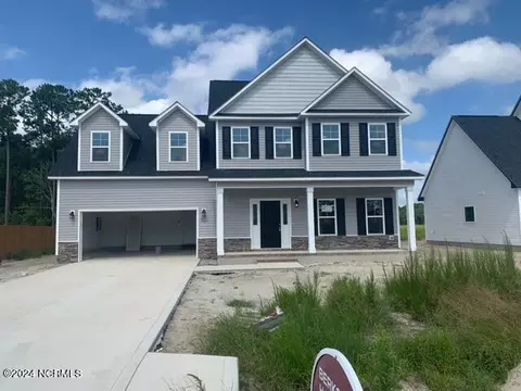 831 Cooke Dr, Hubert, NC 28539
