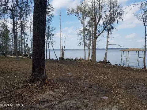 5 Gaskill Trl, Blounts Creek, NC 27814