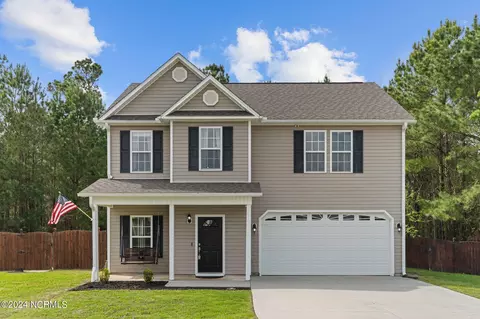 103 Sunny Point Dr, Richlands, NC 28574