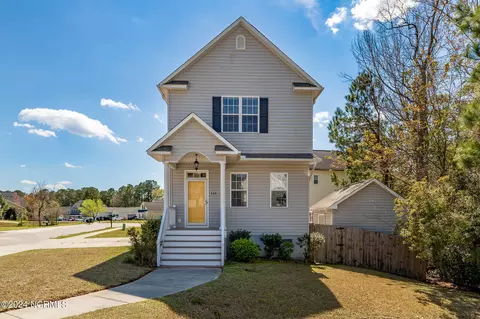 114 Whiteleaf Dr, Jacksonville, NC 28546
