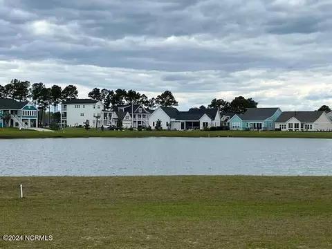 347 Spicer Lake Dr, Holly Ridge, NC 28445