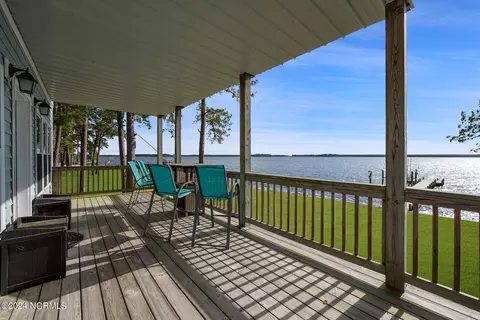 314 Matchapungo Shores Rd, Belhaven, NC 27810