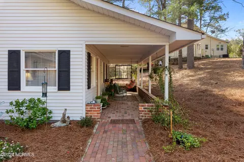 Exterior - 70 Vernon Ln, Pinehurst, NC 28374 photo 3 of 9