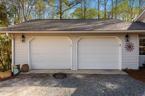 Exterior - 70 Vernon Ln, Pinehurst, NC 28374 photo 7 of 9