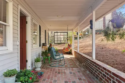 Exterior - 70 Vernon Ln, Pinehurst, NC 28374 photo 4 of 9