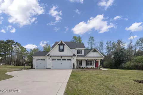 849 Warwick Ln, Carthage, NC 28327