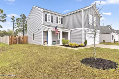 214 Sunshine Dr, Holly Ridge, NC 28445