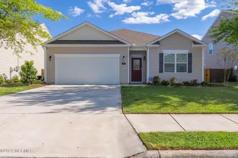 402 Ginger Dr, New Bern, NC 28560