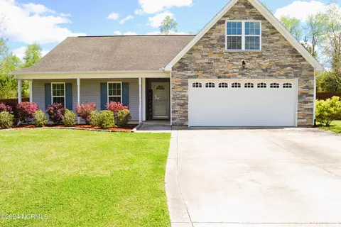 304 Sky Blue Ln, Jacksonville, NC 28540