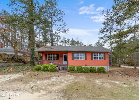 1290 W Michigan Ave, Southern Pines, NC 28387