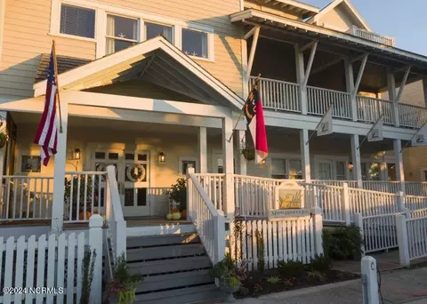 21 Keelson Row #PINNACLE 10 E, Bald Head Island, NC 28461