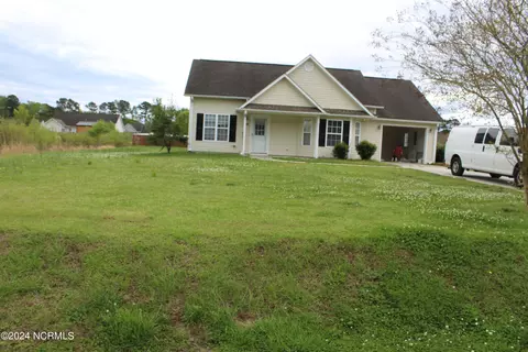 144 Henry Giddeons Dr, Teachey, NC 28464