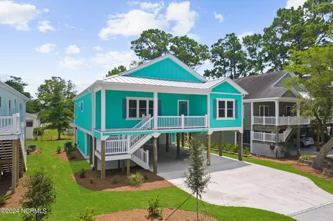 314 NE 60th St, Oak Island, NC 28465