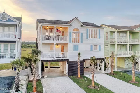 634 Ocean Blvd W, Holden Beach, NC 28462