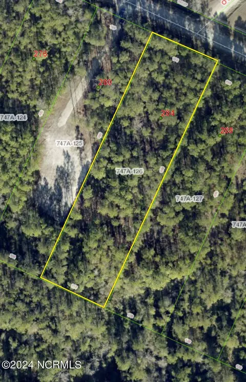 284 Folkstone Rd, Holly Ridge, NC 28445