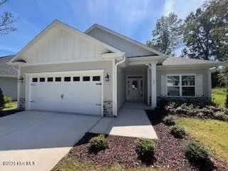 107 Firethorn Cir, Wallace, NC 28466