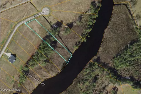 276 N Pointe Dr, Belhaven, NC 27810