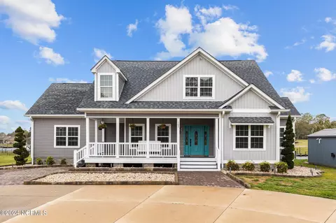 105 Molly Ln, Newport, NC 28570