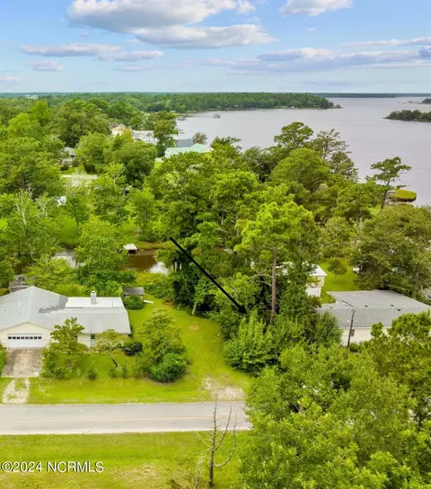 147 Water Front Dr, Cedar Point, NC 28584 photo 8