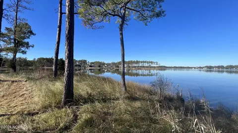 489 Ballast Pt, Oriental, NC 28571