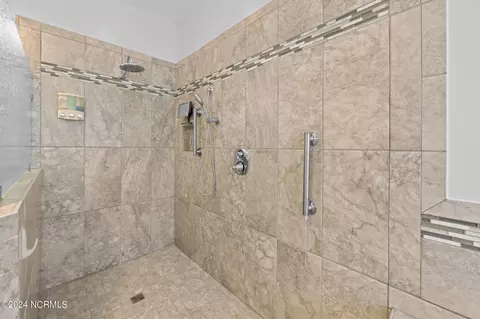 Bath - 108 Charles Ct, Chocowinity, NC 27817 photo 2 of 6