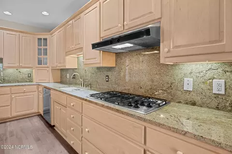 Kitchen - 108 Charles Ct, Chocowinity, NC 27817 photo 3 of 5