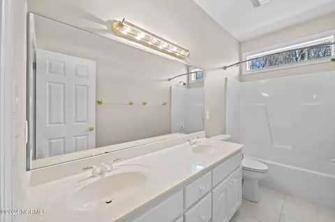 Bath - 108 Charles Ct, Chocowinity, NC 27817 photo 5 of 6