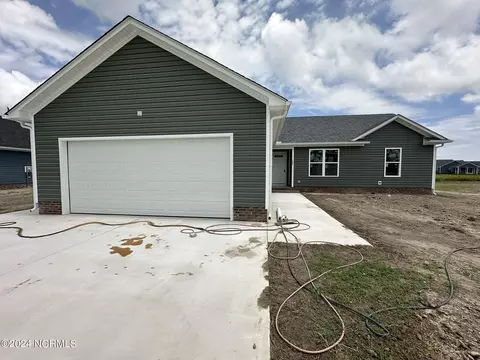 208 Compass Dr, Elizabeth City, NC 27909