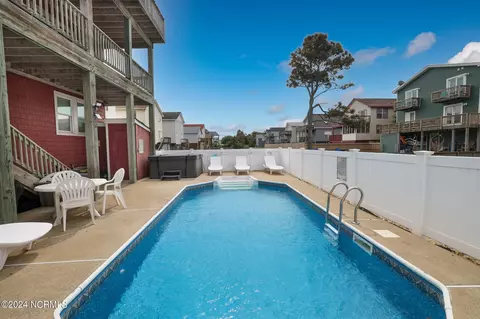 Exterior - 1218 S Memorial Blvd, Kill Devil Hills, NC 27948 photo 3 of 10