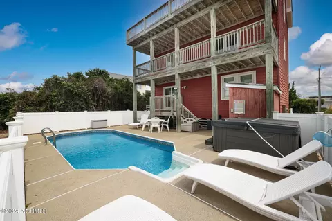 Exterior - 1218 S Memorial Blvd, Kill Devil Hills, NC 27948 photo 4 of 10