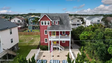 Exterior - 1218 S Memorial Blvd, Kill Devil Hills, NC 27948 photo 5 of 10