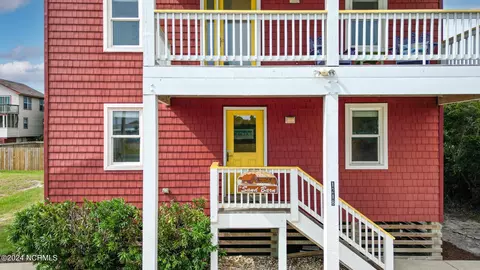 Exterior - 1218 S Memorial Blvd, Kill Devil Hills, NC 27948 photo 7 of 10