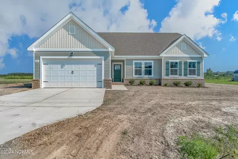 112 Strawberry Acres Dr, Elizabeth City, NC 27909