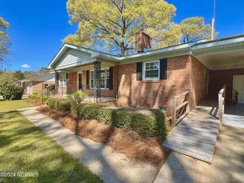 2056 Banks School Rd, Kinston, NC 28504