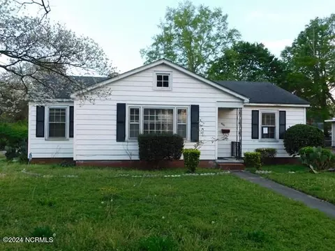 623 Greenmead Dr, Kinston, NC 28501