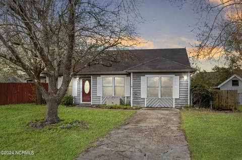 519 Sunrise Walk, Newport, NC 28570