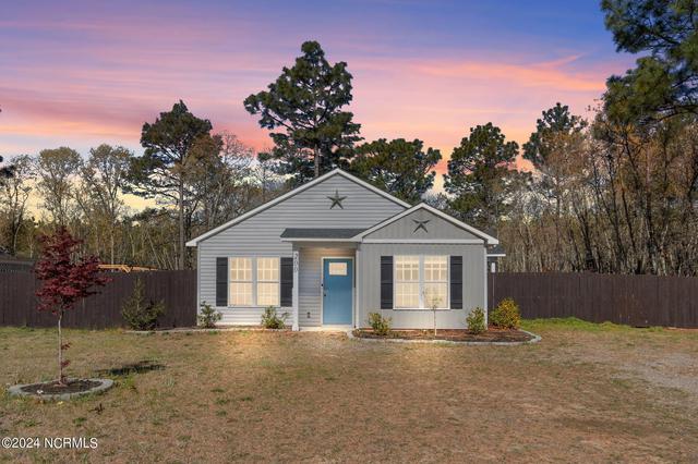 200 Park Ave, Pinebluff, NC 28373