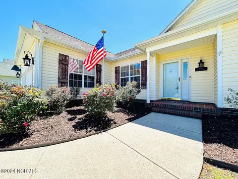402 Iverleigh Ln, Jacksonville, NC 28540