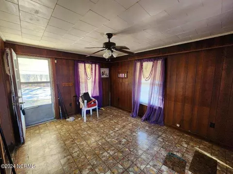 581 Back St, Kinston, NC 28504 photo 2