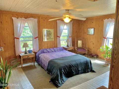 Bedroom - 801 3rd Ave, Oriental, NC 28571 photo 3 of 4