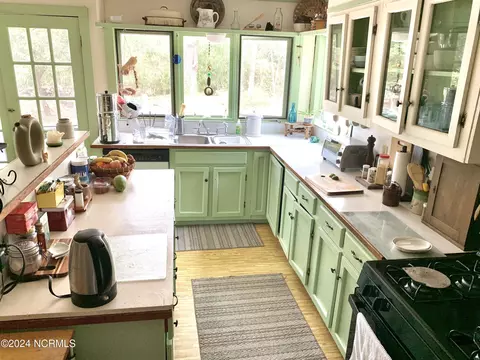 Kitchen - 801 3rd Ave, Oriental, NC 28571 photo 2 of 4