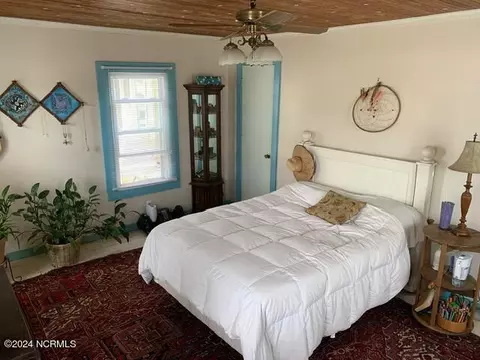 Bedroom - 801 3rd Ave, Oriental, NC 28571 photo 1 of 4