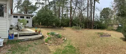 Exterior - 801 3rd Ave, Oriental, NC 28571 photo 7 of 13