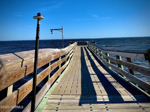 View/Area - 801 3rd Ave, Oriental, NC 28571 photo 1 of 5