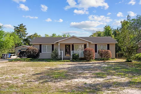 807 Cape Fear Blvd, Carolina Beach, NC 28428