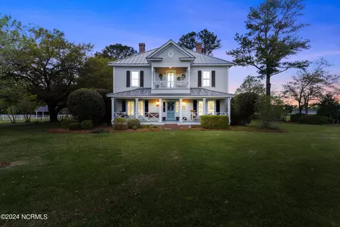 1030 Clarks Landing Rd, Rocky Point, NC 28457
