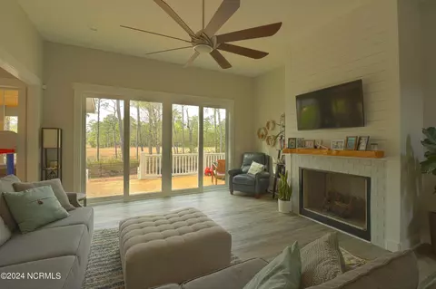 119 Canvasback Pt, Hampstead, NC 28443 photo 3